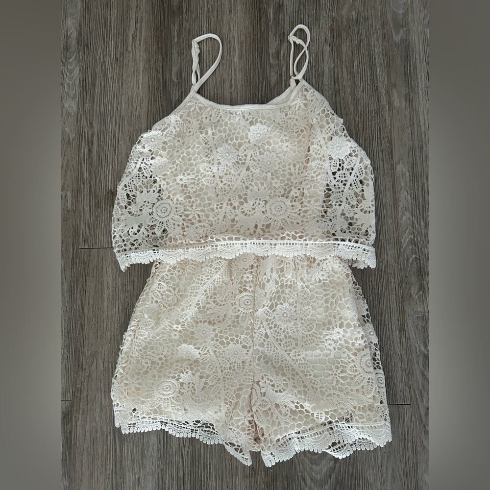 Cream boho eyelet lace overlay Romper size small